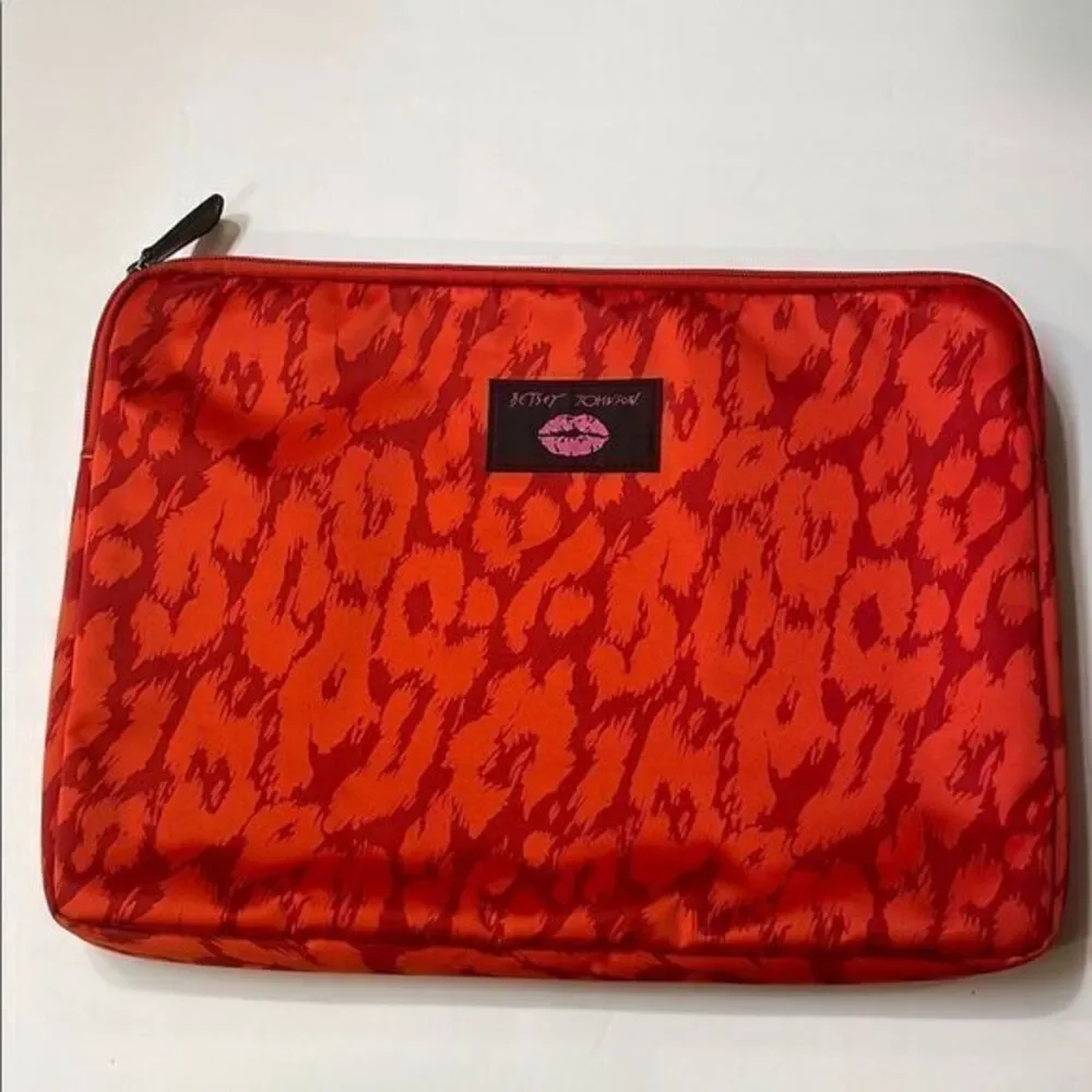 Betsey Johnson Designer Laptop Sleeve Red Cheetah Trunk&Trolley Collection